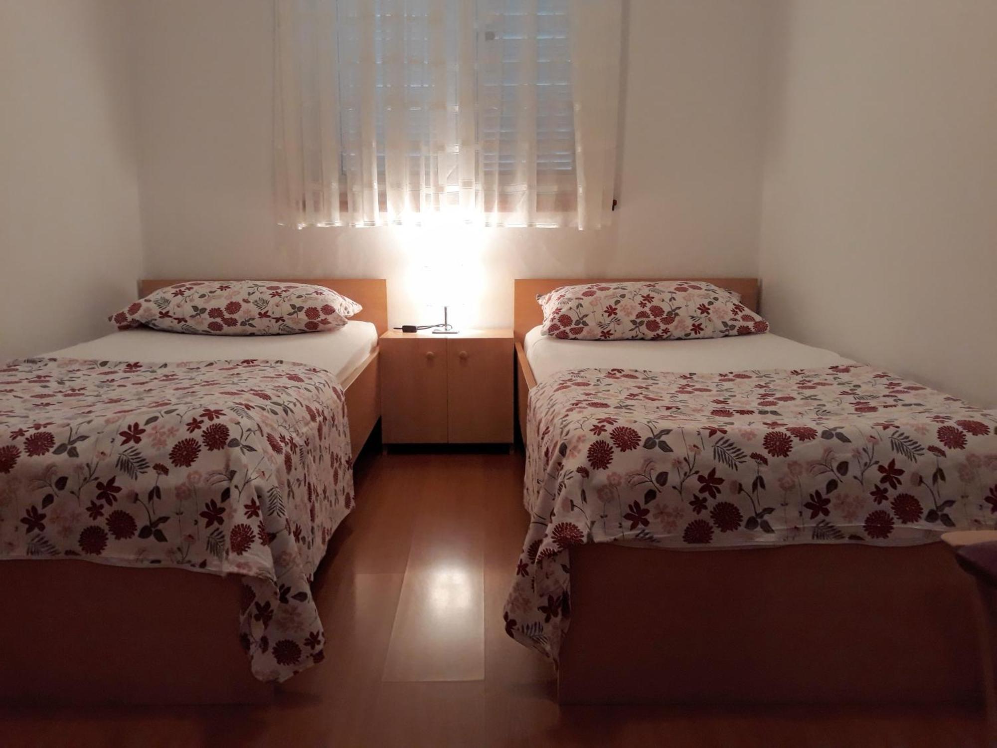 Family Apartments Suzi Rovigno Esterno foto